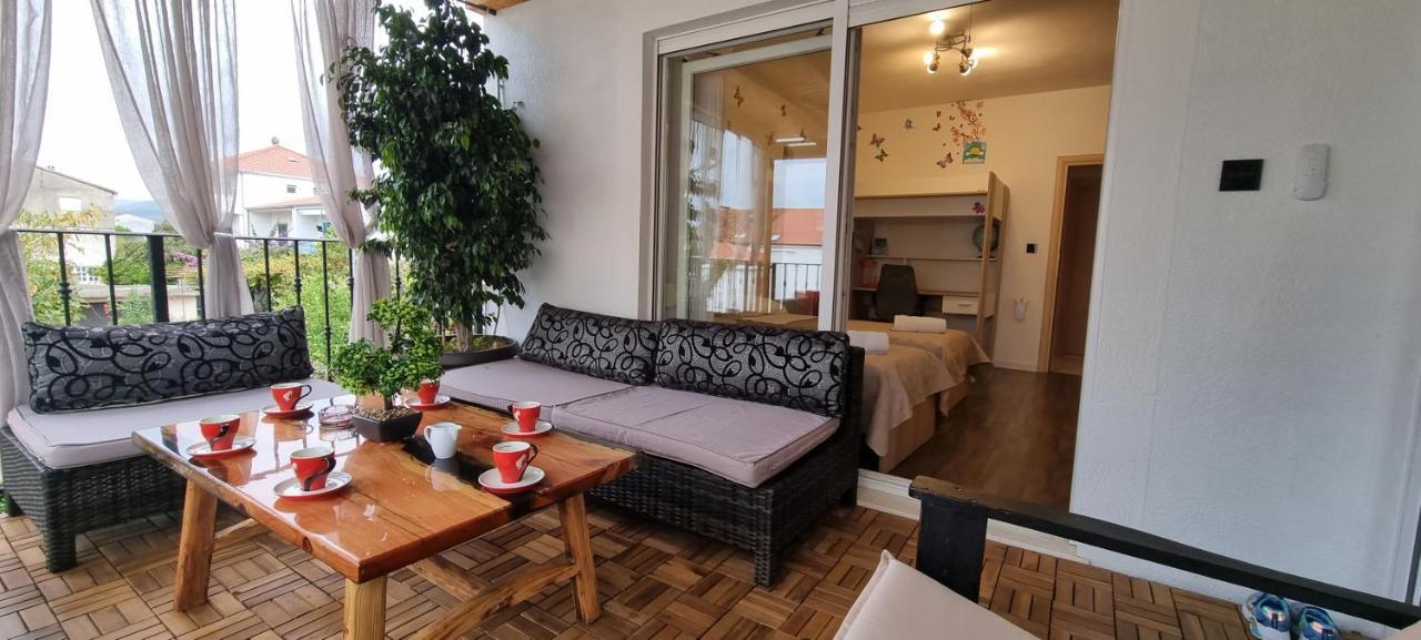 Luxurious Three Bedrooms Apartment With Two Terraces Kaštela Esterno foto
