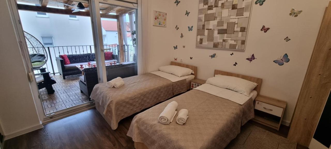 Luxurious Three Bedrooms Apartment With Two Terraces Kaštela Esterno foto
