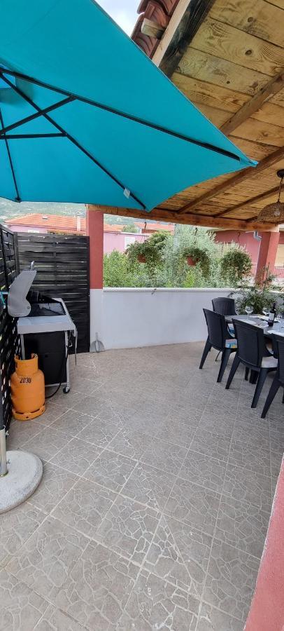 Luxurious Three Bedrooms Apartment With Two Terraces Kaštela Esterno foto